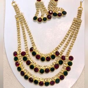 Women necklace and earring set